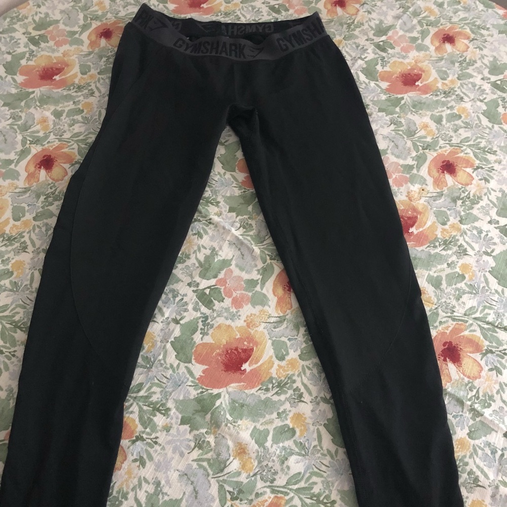 Gymshark black and Charcoal flex leggings.